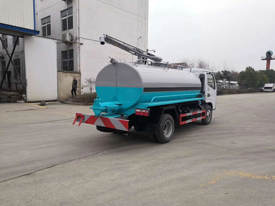 东风多利卡五方吸粪车 新型高效环卫利器之选