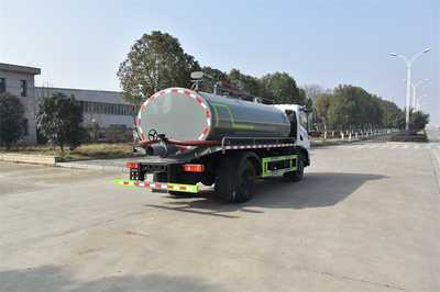 东风华神9方吸粪车 高效、可靠的城市环卫利器